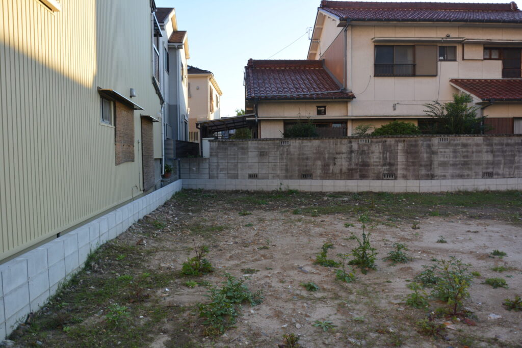 見えなくなる所こそ、丁寧に（デモ） 着工前の敷地