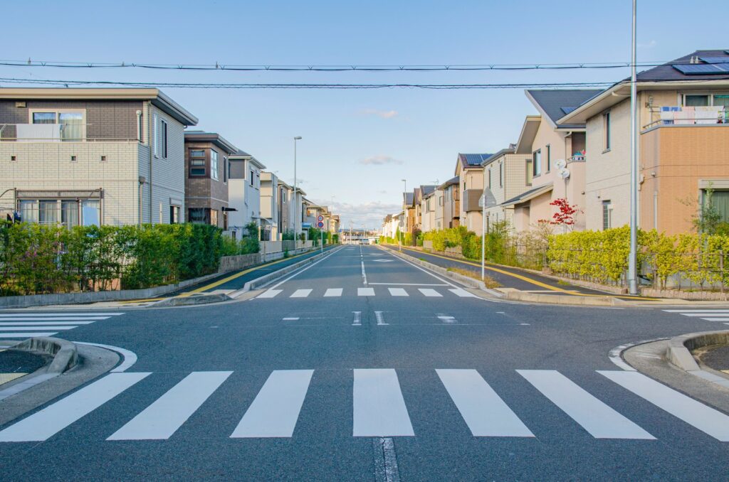 通りを歩いたときの、落ち着いた高さの家並み