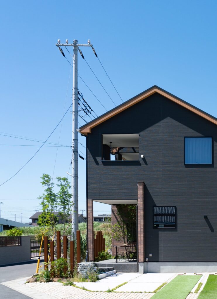 限られた敷地を活かす、二階建ての家